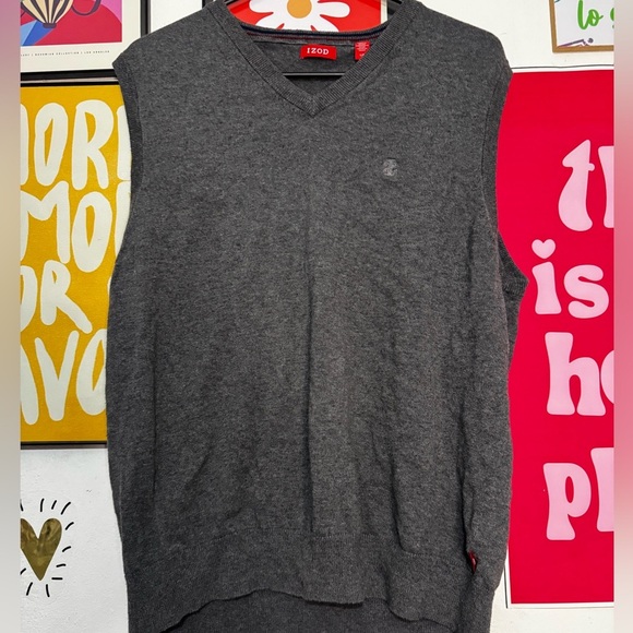 IZOD Men’s Gray Sweater Vest L Sleeveless Pullover Classic Knit - Picture 1 of 4